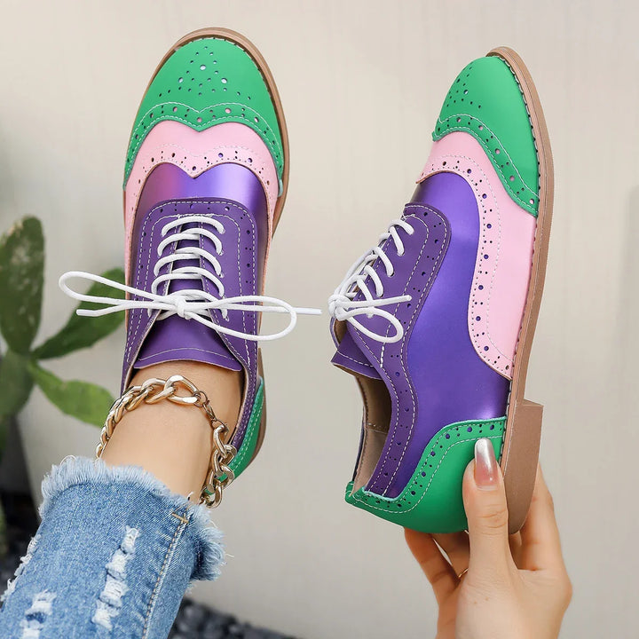 Lichtgroene glanzende oxfordschoenen dames; stijlvolle, comfortabele en veelzijdige veterschoenen.