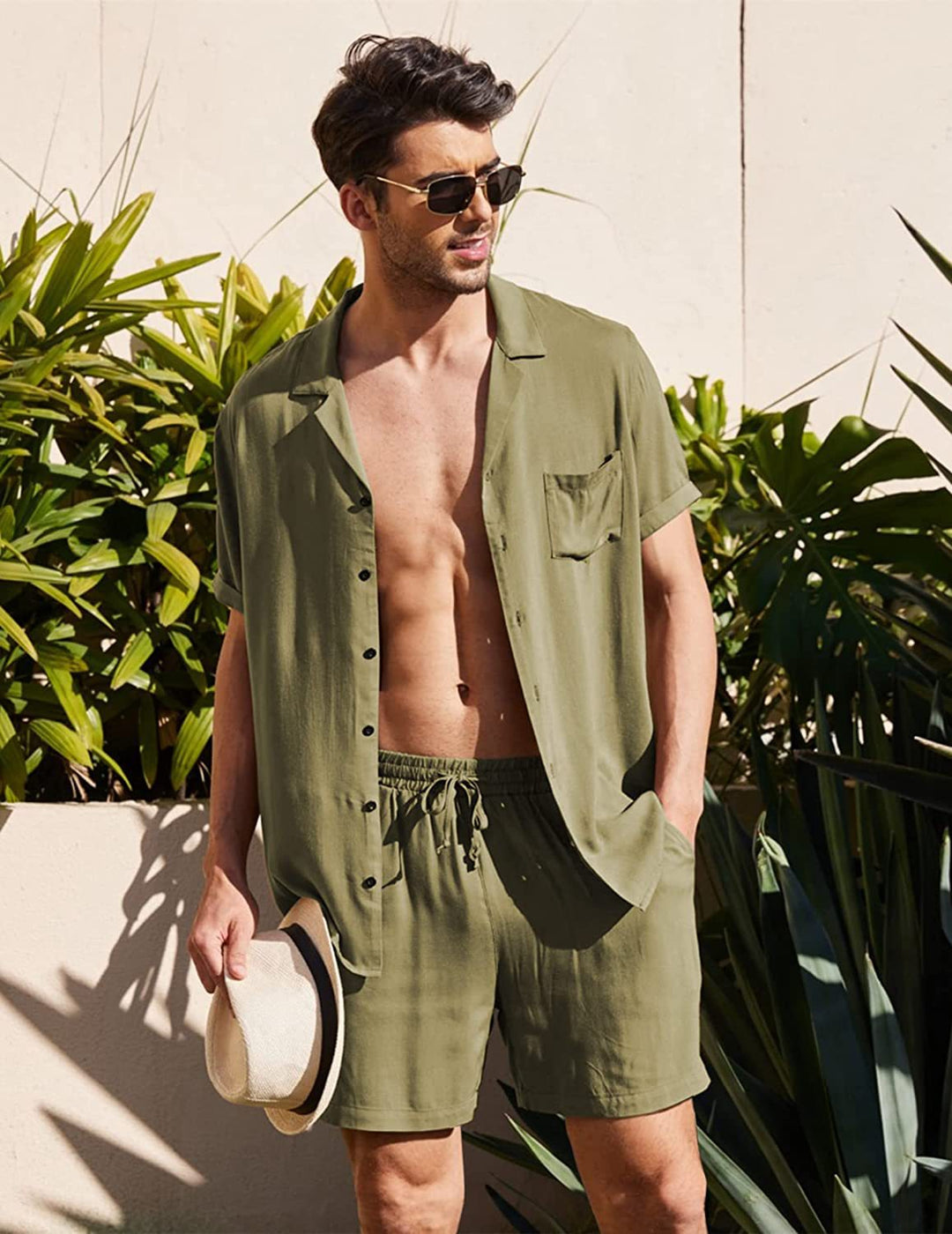 Heren luchtige casual combiset van comfortabel katoen, perfect voor zomerse dagen. Inclusief blouse en short.