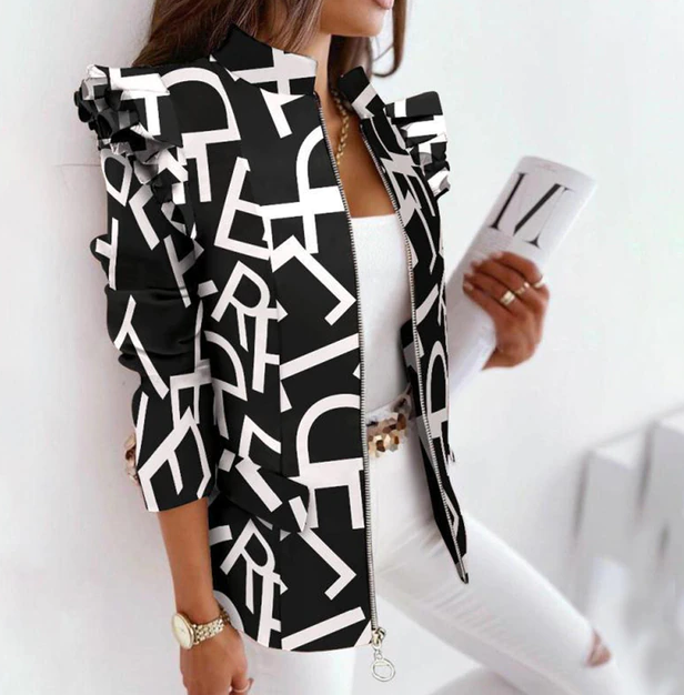 Lichte en elegante dames blazer, ideaal voor een frisse en comfortabele casual look tijdens lente/zomer.
