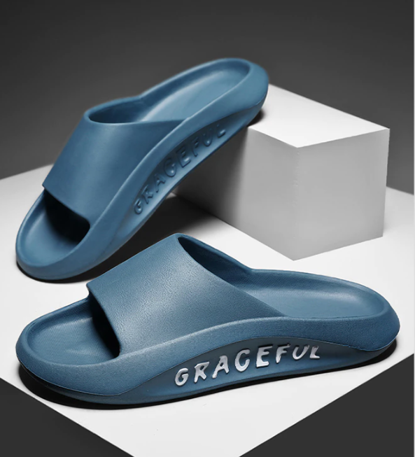 Heren comfortsandalen met antislip zool, veilig voor badkamer, strand en buiten. Beschermend en stabiel.