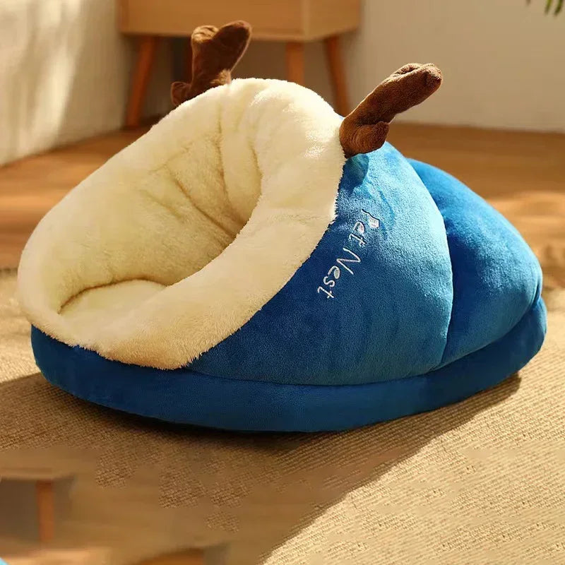 Knus pantoffelbed, speciaal ontworpen voor het wintercomfort van honden. Opvouwbaar en heerlijk warm.