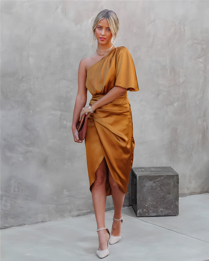 Elegante dames off-shoulder jurk met asymmetrisch design, perfect voor feesten en avonden.
