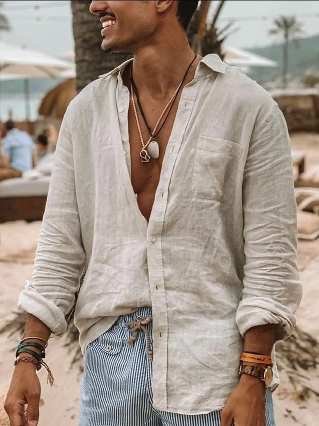 Ademend heren overhemd met knoopsluiting, ideaal voor de zomer. Dit casual overhemd heeft lange mouwen en een regular fit.