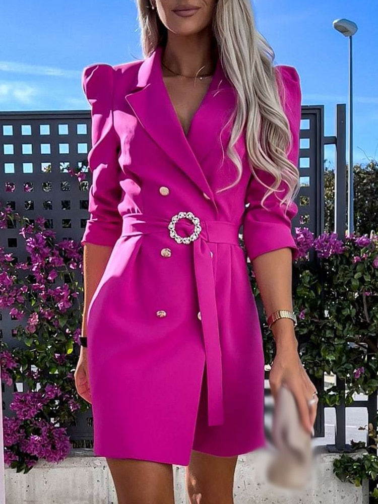 Trendsettende dames wikkeljurk in blazerstijl, een must-have voor een stijlvolle garderobe.