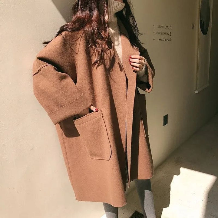 Klassieke dames wolblend trenchcoat, tijdloos en formele bovenkleding voor een elegante look.