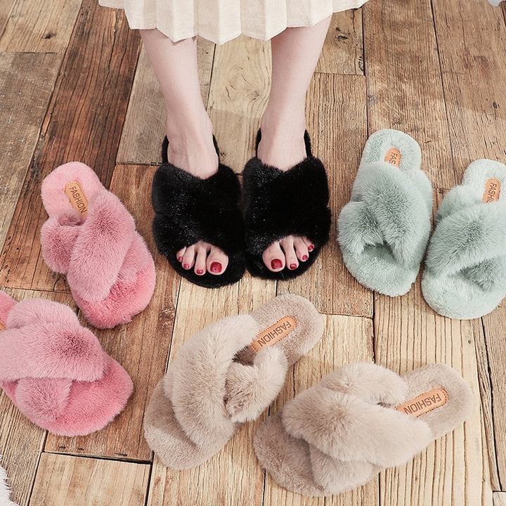 Luxe zachte fluffy dames pantoffels, warm en comfortabel. Ideale winter huisschoenen.