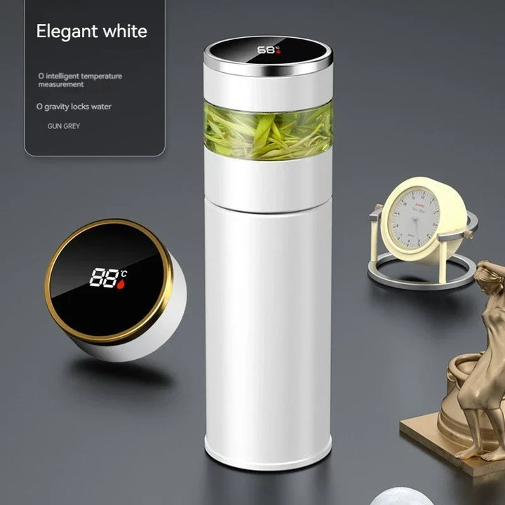 Compacte 450 ml isolerende fles voor on-the-go met LED temperatuurindicator en theefilter. Houdt dranken urenlang op temp.