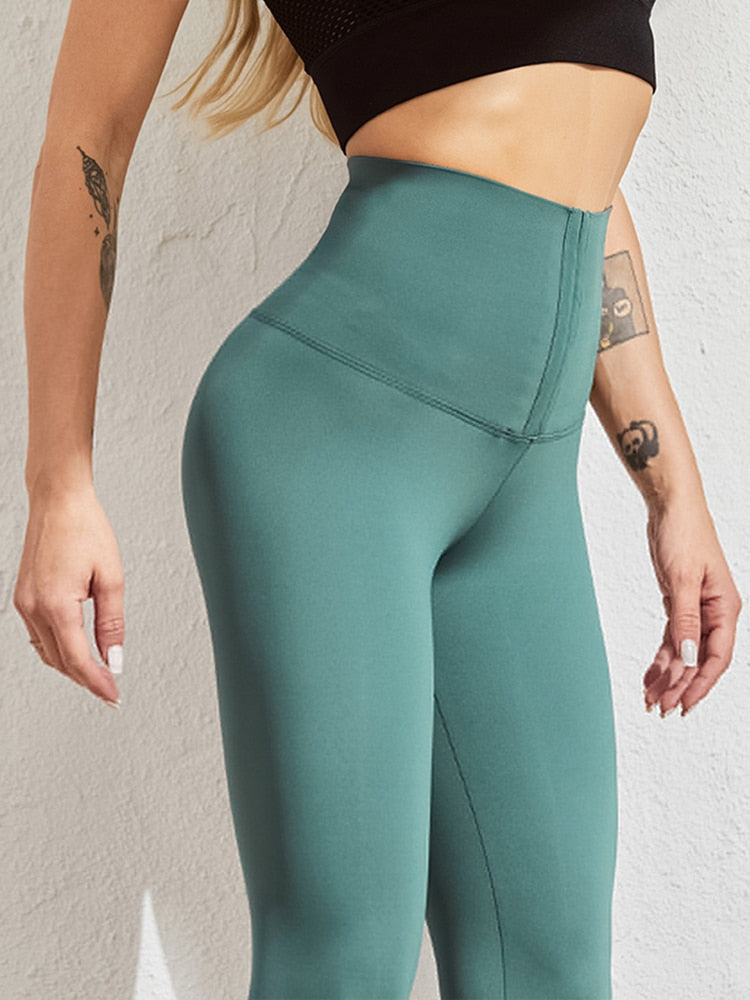 Ademende dames activewear, hoge taille corset legging, voor intense trainingen.