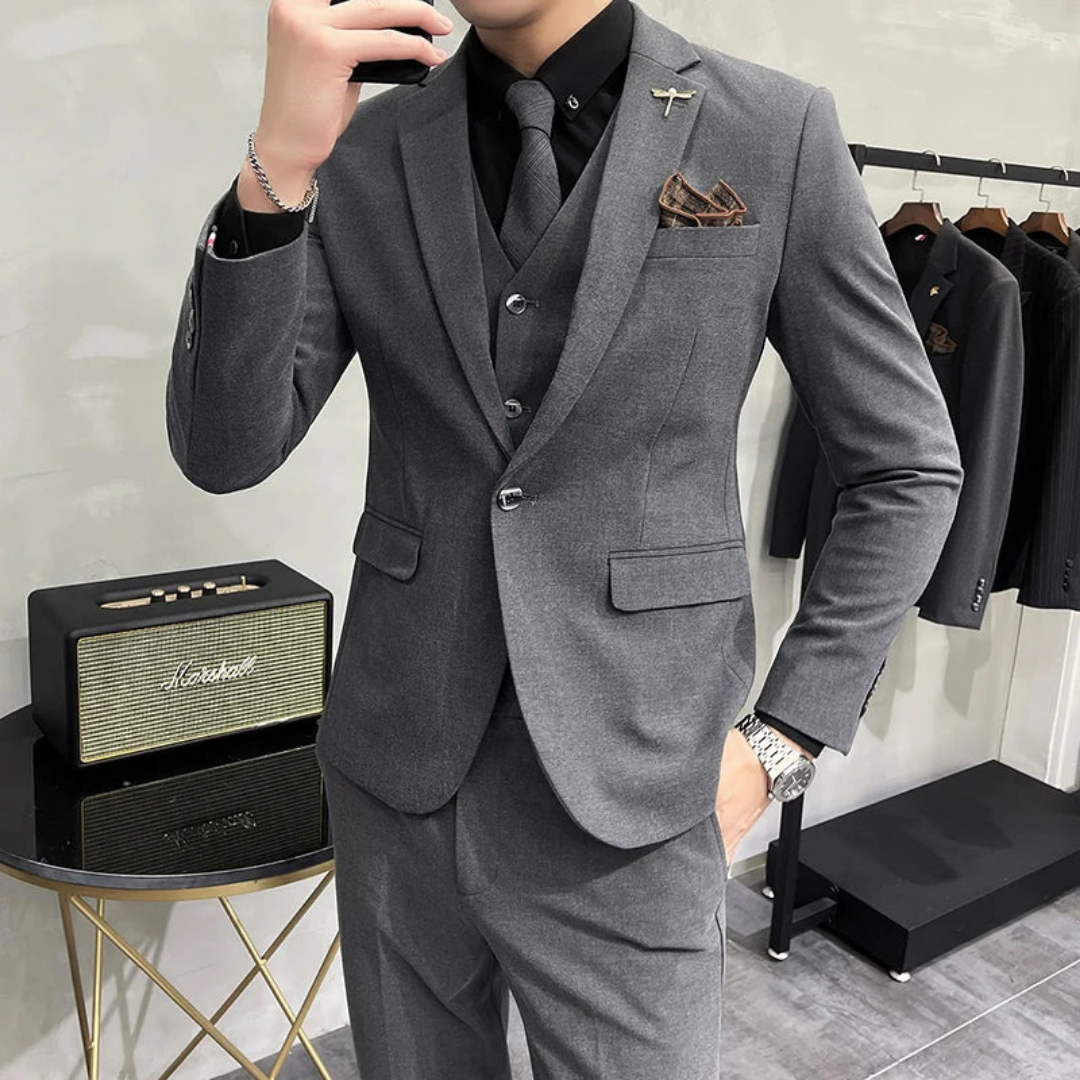 Stijlvol Christian heren slim-fit driedelig pak, perfect voor zakelijke evenementen of formele bruiloften.