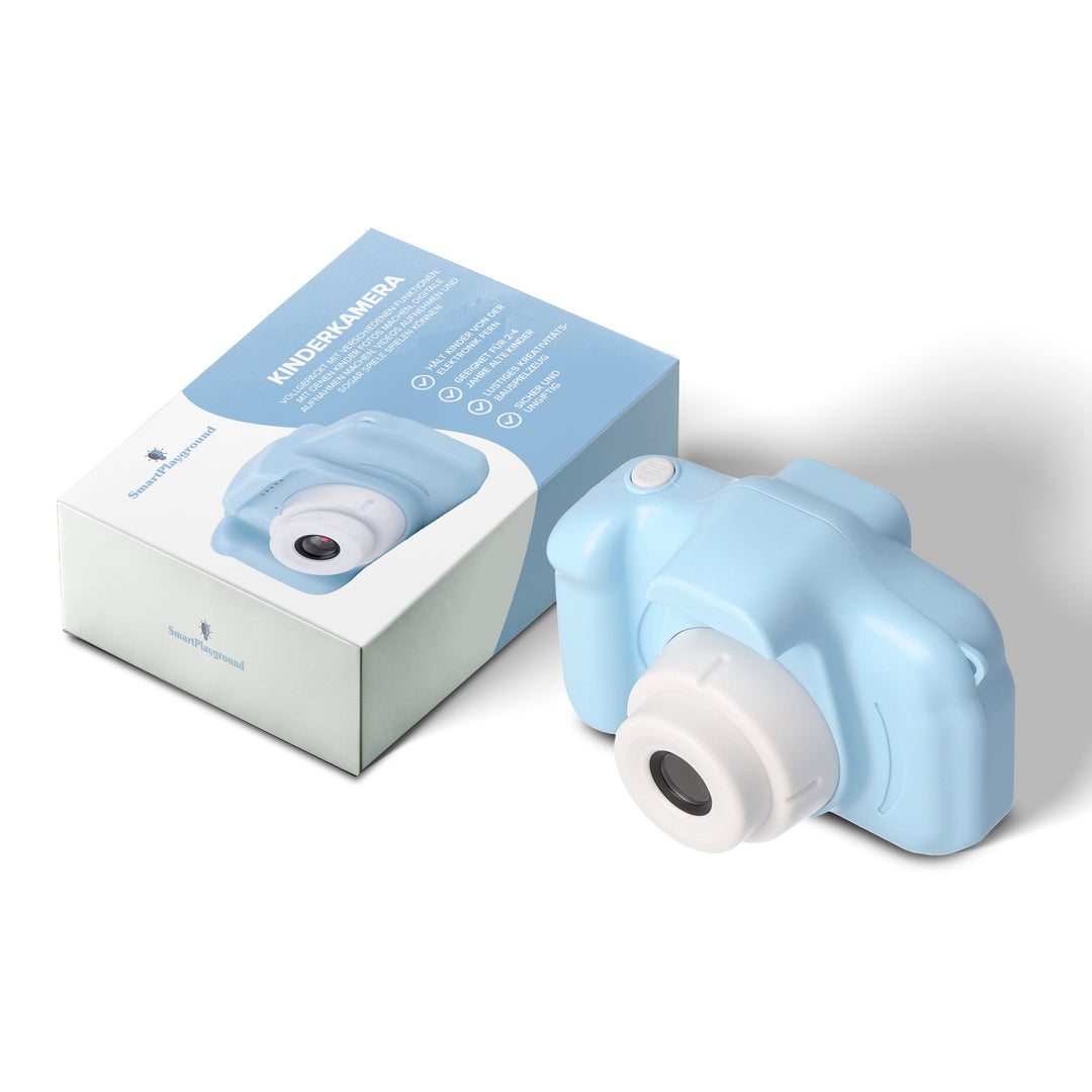Robuuste lichtblauwe kindercamera voor foto- en video-opname, ideaal voor avontuurlijke kinderen en buitenspelen.