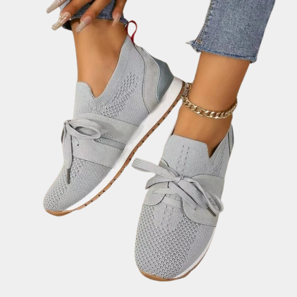 Trendy rode VHM sneakers voor dames. Comfortabele modeschoenen met een opvallende look.