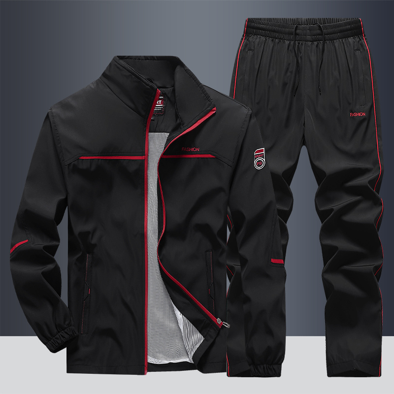 Comfortabel heren joggingpak van zachte, ademende stof, perfect voor sport en ontspanning. Hoog draagcomfort.
