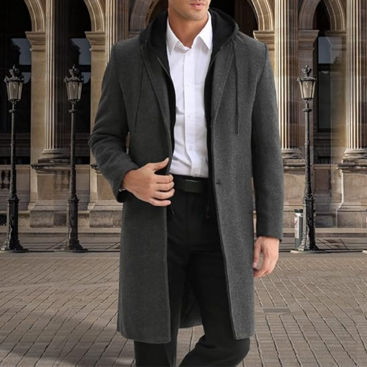 Trendy heren lange jas, de Pedro wolblend trenchcoat combineert warmte met moderne elegantie.