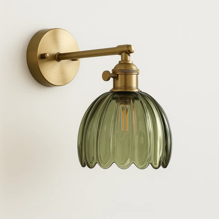 Klassieke retro design wandlamp met elegant tulpvormig glas. Perfecte muurdecoratie.