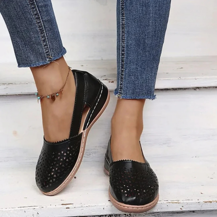 Chique instapschoenen voor dames met metallic glans en comfortabele sleehak.