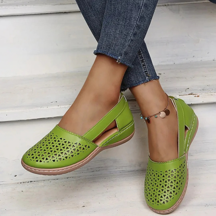 Metallic glans damesschoenen van kunstleer, ideaal voor casual zomer outfits.