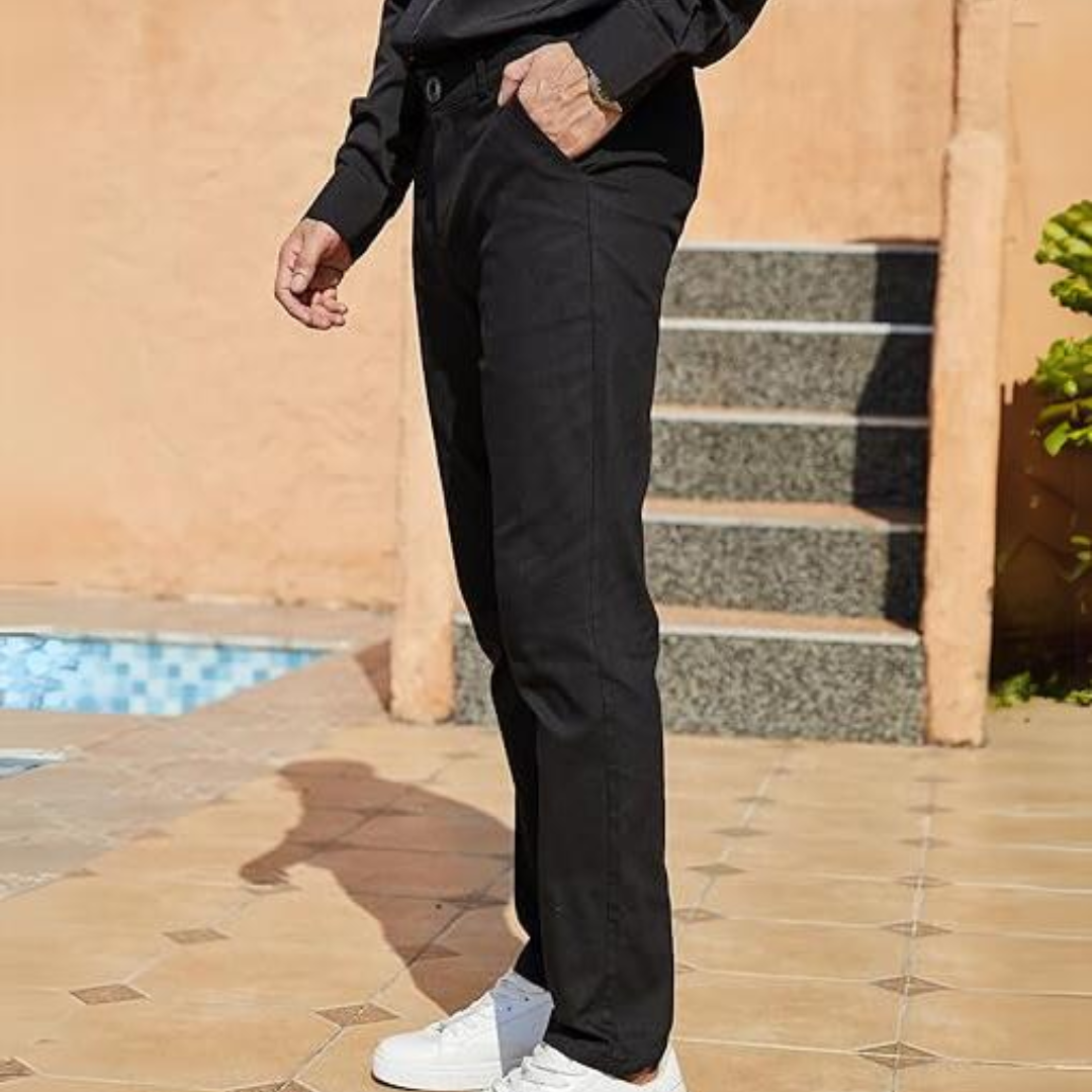 Heren slim fit broek Boaz, de ideale keuze voor een smart-casual look, comfortabel en modern.