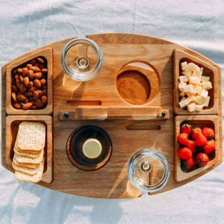 Opvouwbare mini picknick wijntafel; compact ontwerp en draagbaar voor elke buitenactiviteit zoals tuinfeestjes of uitjes.