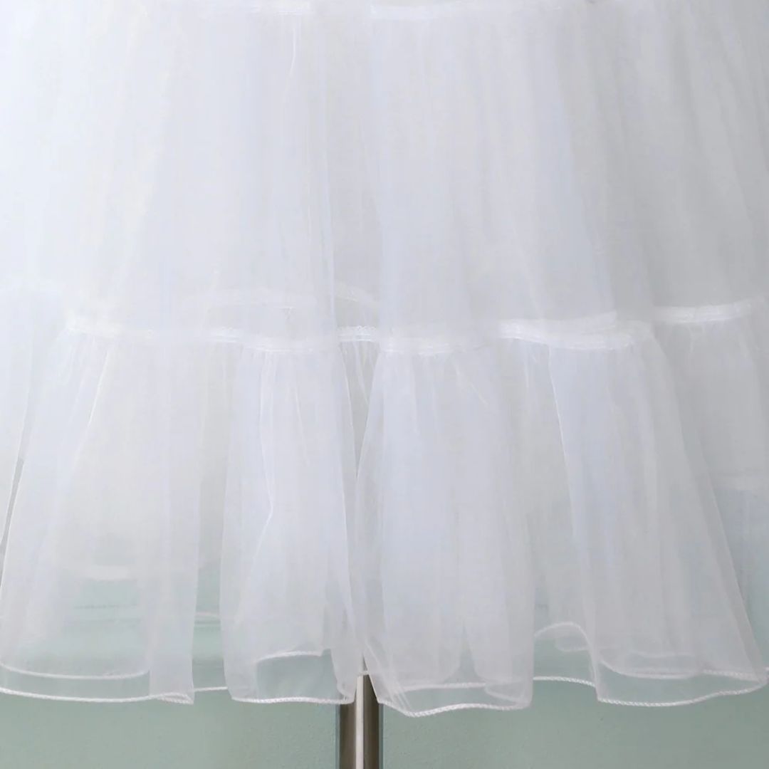Rode dames tutu petticoat, perfecte feestkleding voor een opvallende en stijlvolle outfit met glamour en mode.