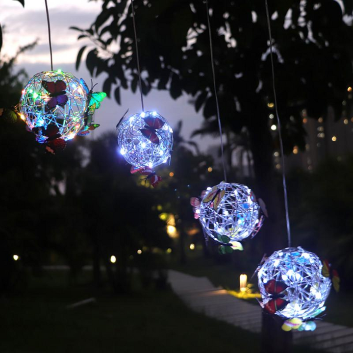 Milieuvriendelijke LED vlinder buitenverlichting op zonne-energie. Waterdichte tuindecoratie voor terras en tuin.