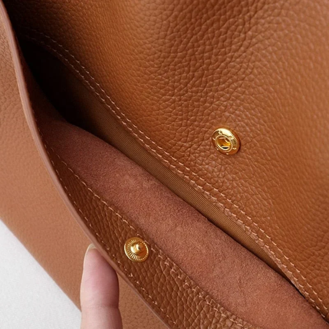 Dames leren handtas, ruim en elegant, comfortabel als schoudertas te dragen voor al je spullen.