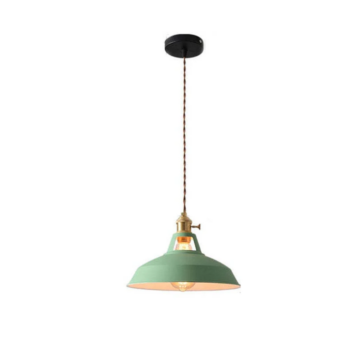 ChromaLuxe LED hanglamp in een moderne woonkamer; creëert warme, kleurrijke sfeer.