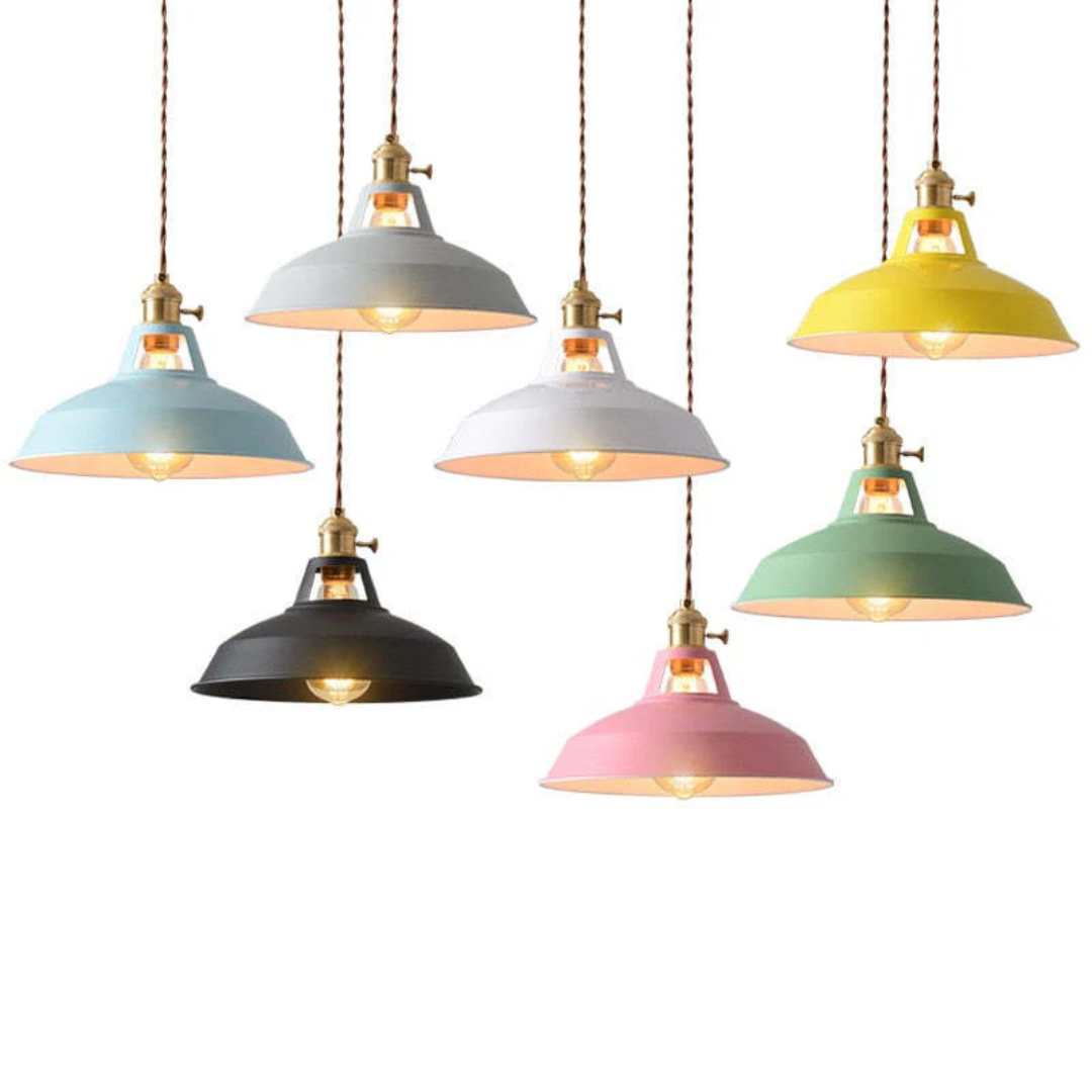 Stijlvolle ChromaLuxe LED hanglamp; energiezuinige verlichting voor woonkamer en slaapkamer.