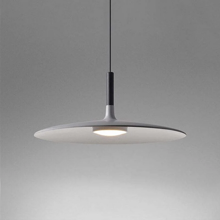 AuraPan: een moderne, energiezuinige LED hanglamp die een statement maakt in uw interieur.