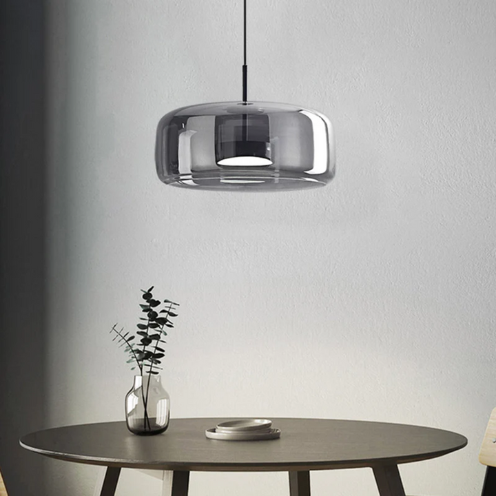 Dimbaar retro LED hanglamp voor woonkamer, creëert warme en gezellige verlichting.