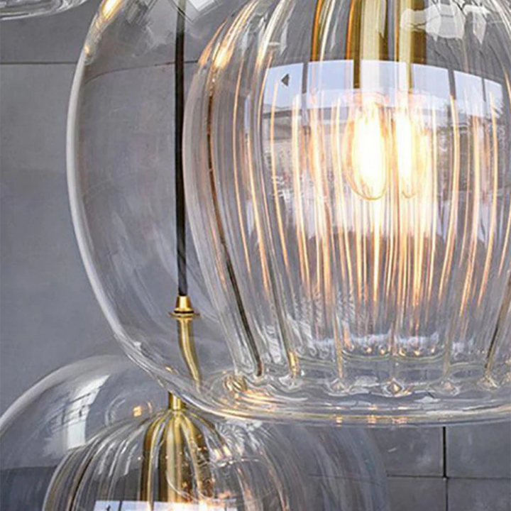 Stijlvolle bolvormige LED hanglamp, Aurora Sphere collectie, ideaal voor slaapkamer.