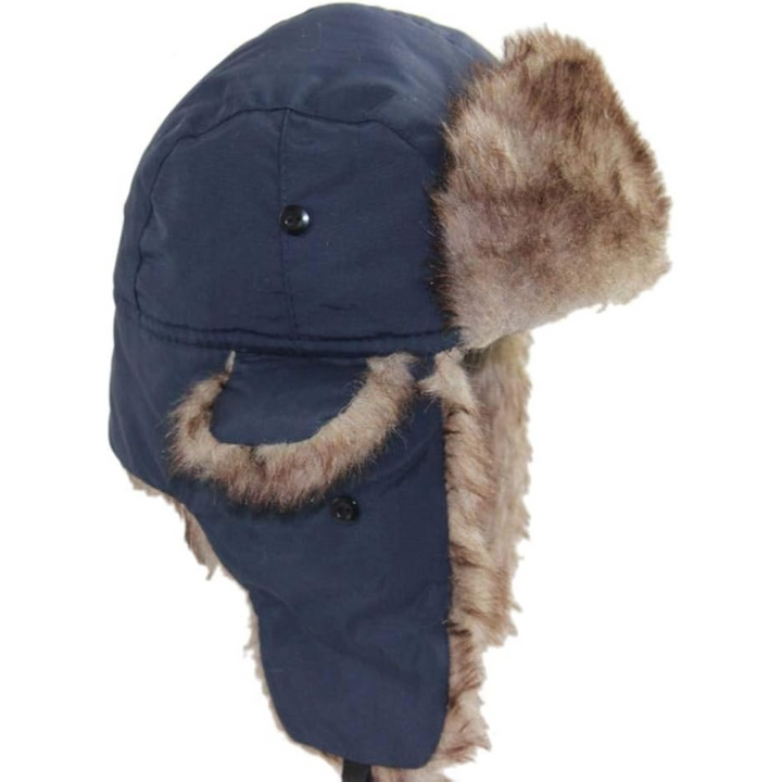 Stijlvolle winddichte trapper muts 'Alex' voor outdoor avonturen. Robuuste wintermuts met imitatiebont voering.