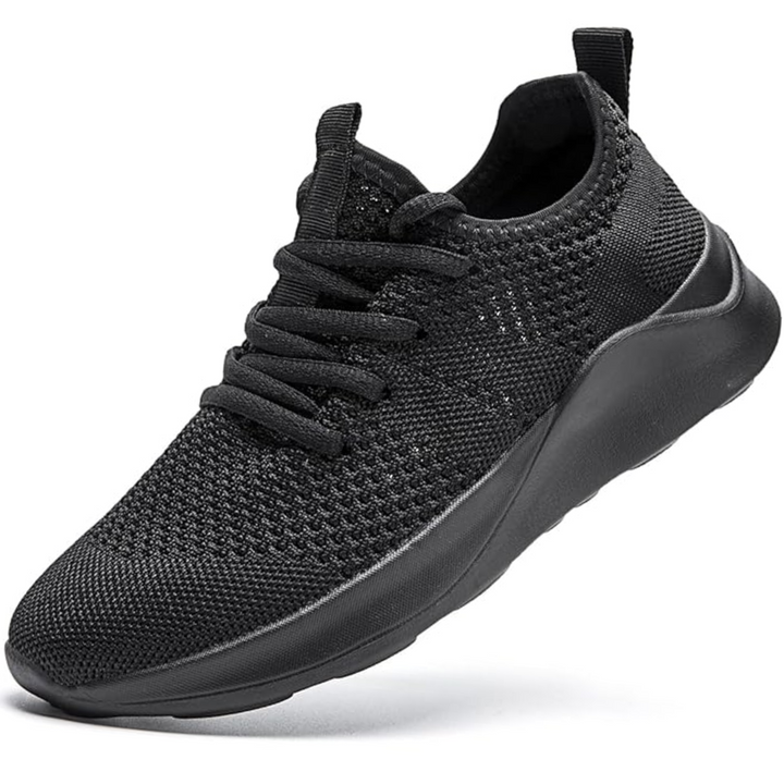 Dames draagt Jesse lichtgewicht sportsneakers, ideaal voor een actieve lifestyle en comfortabele stappen.