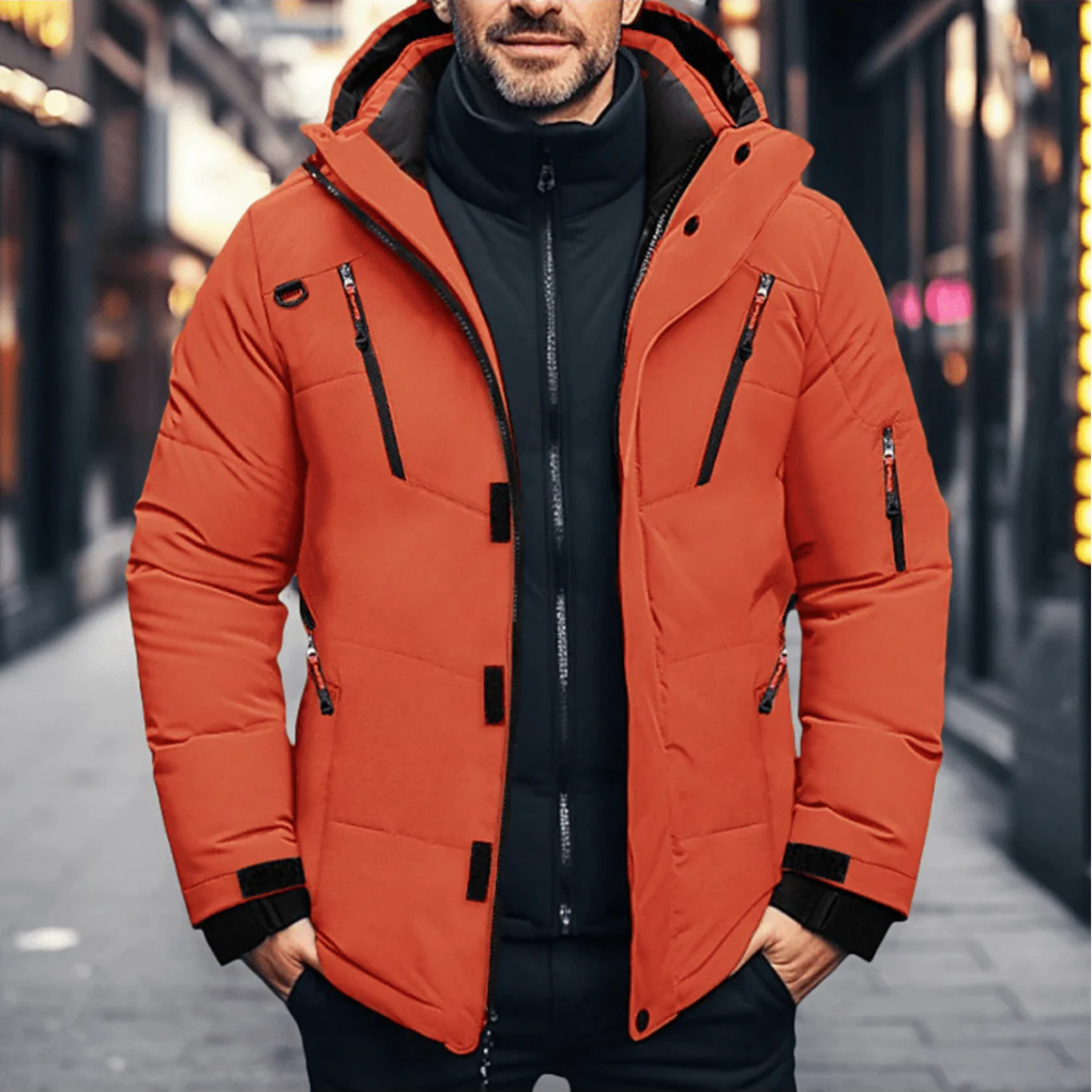 Binnenzijde van de warme heren winterjas met zachte voering en isolatiemateriaal voor superieur comfort.
