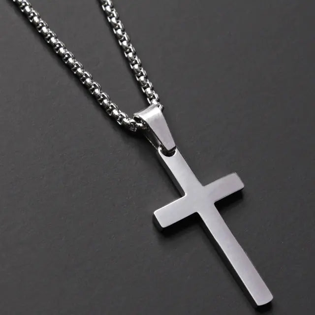 Zilveren kruis ketting voor heren. Stijlvol, elegant en tijdloos geloofssieraad als accessoire.