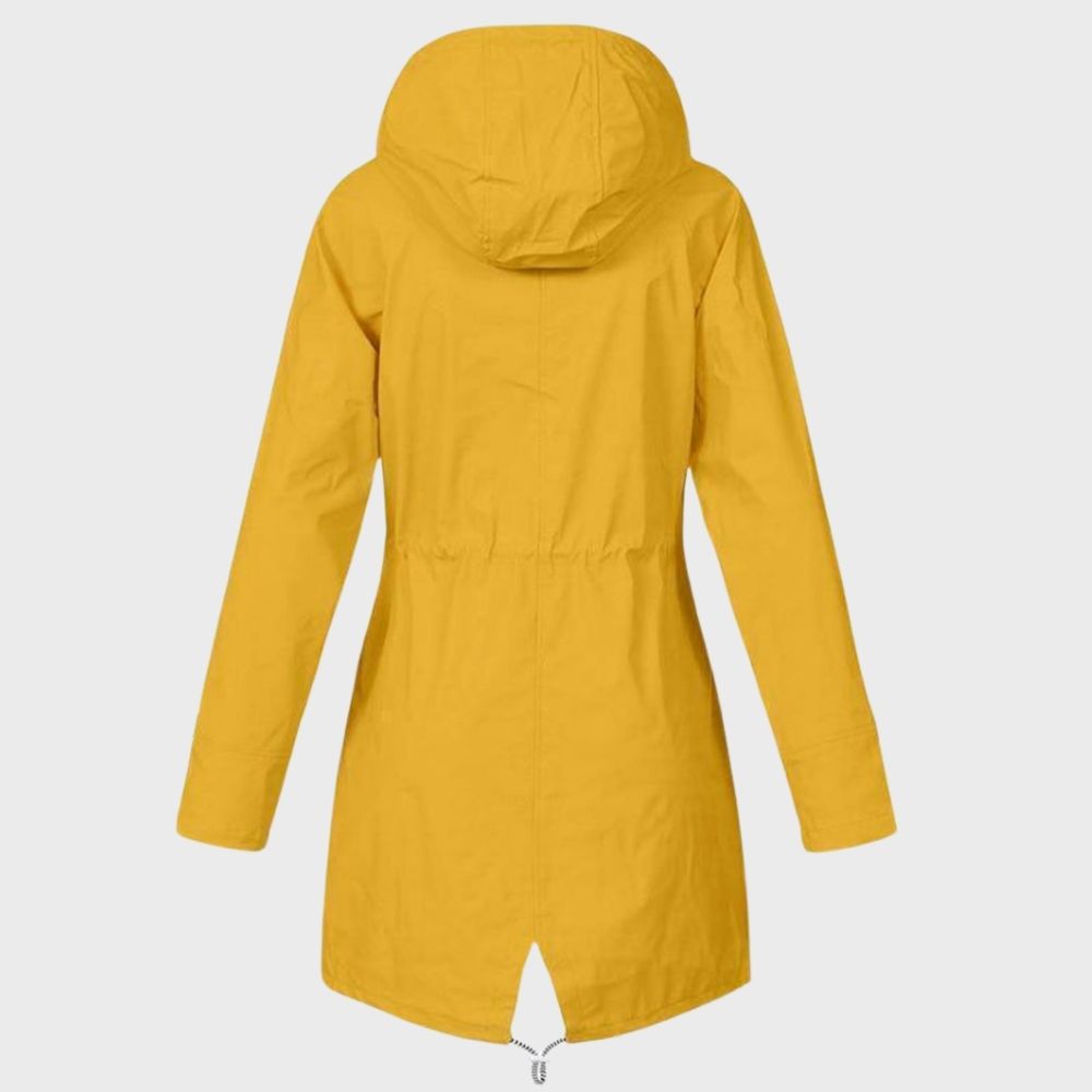 Trendy lange dames regenjas; modebewuste keuze om droog en stijlvol te blijven.