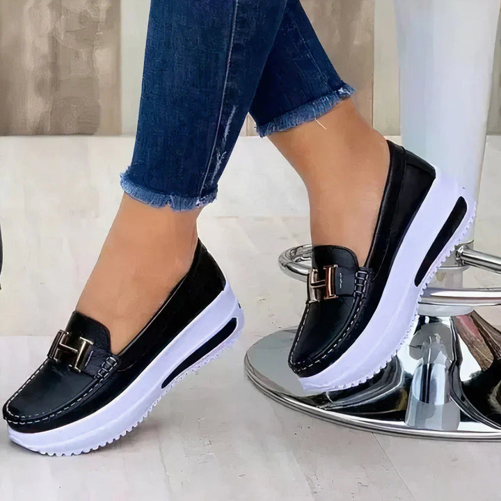 Casual dames wandelschoenen met orthopedische ondersteuning voor maximaal zomercomfort.
