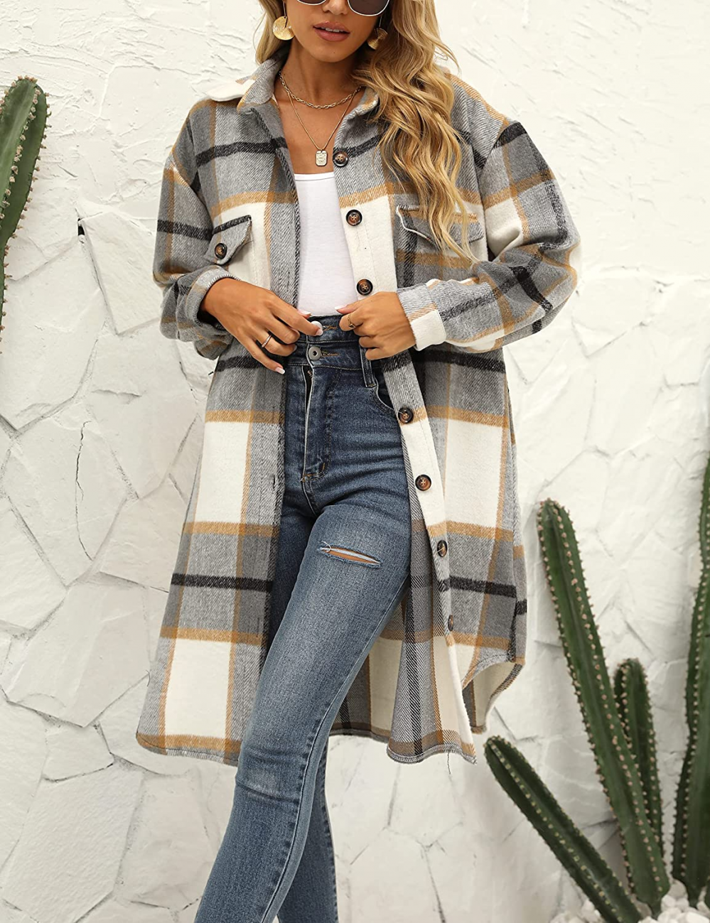 Casual geruite lange damesjas, perfect voor herfstwandelingen. Modieus en praktisch.