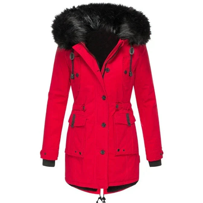 Stijlvolle lange damesjas, gewatteerd en warm, met capuchon. Essentiële winterkleding voor buitenactiviteiten.