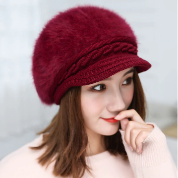 Dames winterhoed met klep, houd je hoofd warm en stijlvol tijdens koude dagen. Trendy muts.