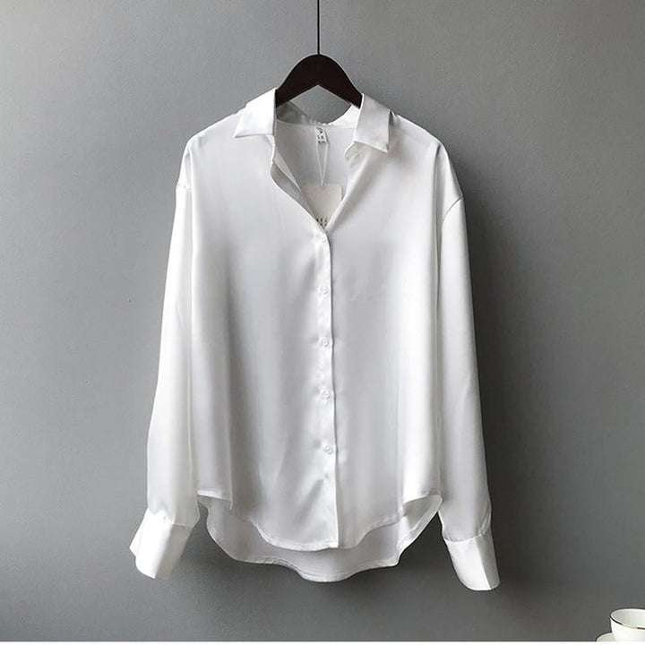 Luxe Myra damesblouse, comfortabel en modieus, perfect als zakelijke top of voor een avondje uit.