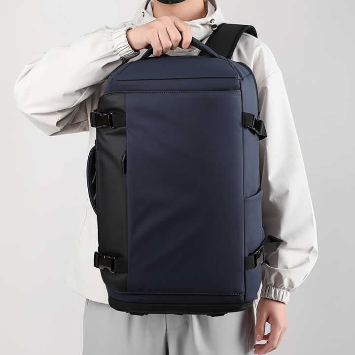 Robuuste waterdichte laptoptas HydroPack, perfect voor veilig vervoer van laptop tijdens reizen of woon-werkverkeer.