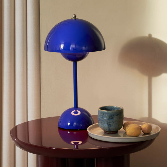 Sfeervolle LunarGlow LED lamp, dimbaar met touchbediening, perfect als decoratieve tafellamp.