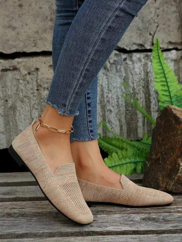 Modieuze platte Isabella dames schoenen met antislip en orthopedische functies.