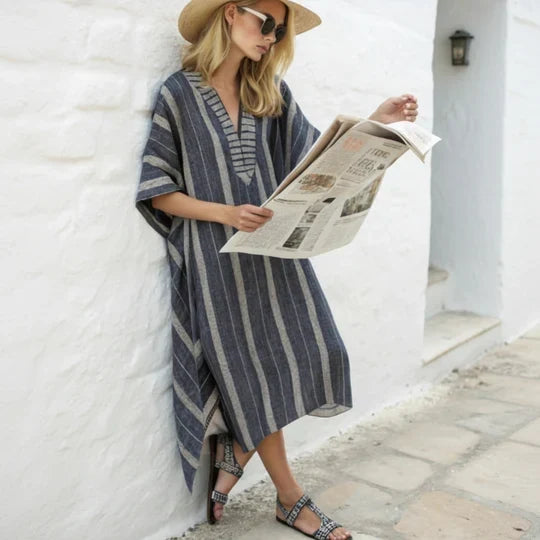 Casual gestreepte dames maxi-jurk, ideaal als zomerjurk of strandjurk, comfortabel en stijlvol.
