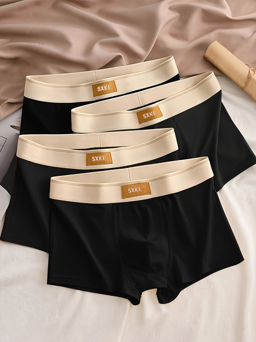 Effen heren boxershorts, 4-pack ondergoed met stretch voor comfort. Dagelijkse basis herenkleding met perfecte slanke pasvorm.