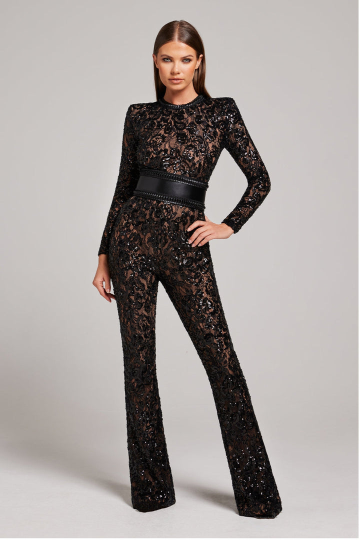 Dames elegante kanten jumpsuit, perfect voor feestelijke gelegenheden en chique avondkleding.