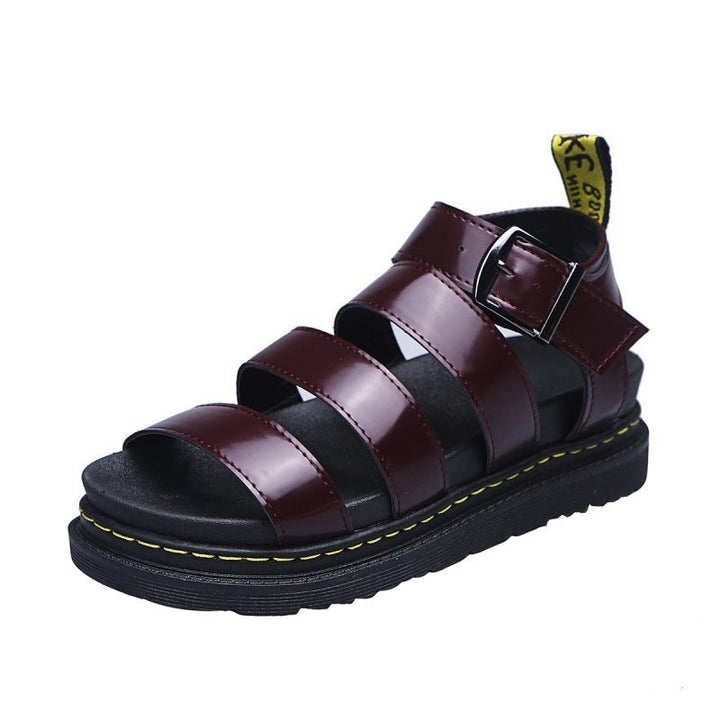 Moderne dames gladiator sandalen met plateauzool, bieden orthopedische voetondersteuning en comfort.