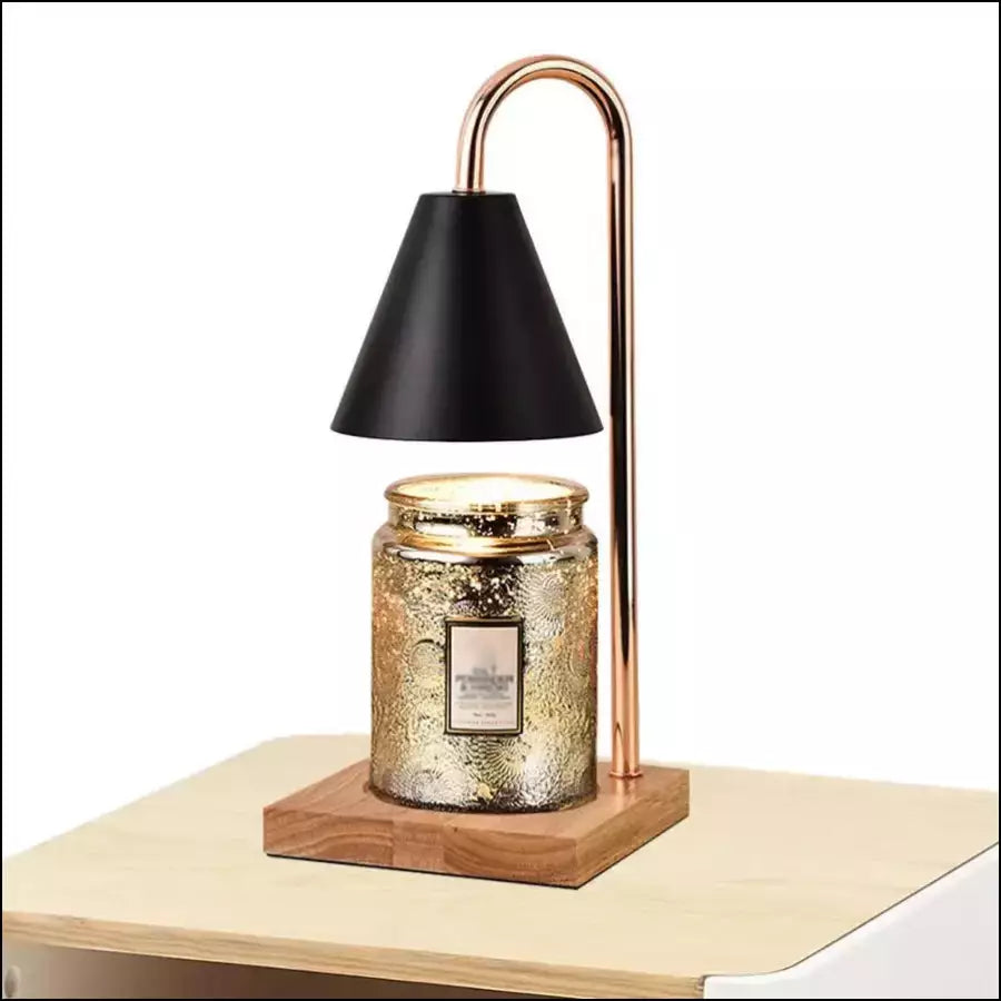Close-up van de Sophia kaarsverwarmer lamp, toont elegantie en functionaliteit. Veilige sfeerlamp.