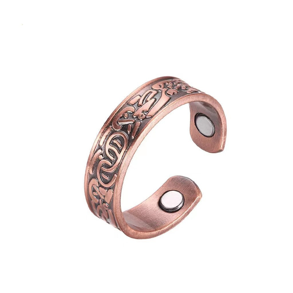 Unisex magnetische koperen ring met vintage graveerpatroon. Verstelbaar sieraad voor zowel mannen als vrouwen, retro stijl.