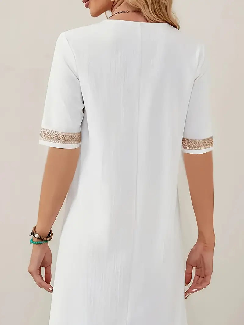 Comfortabele losvallende zomerjurk voor dames in ademende stof. Perfect voor warme zomerdagen & casual mode.